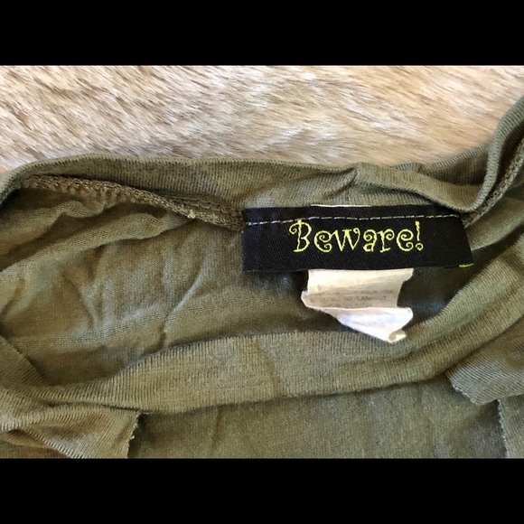 🔴 Army Green T-shirt w/ “Blessed” & Keyhole Neck - Picture 3 of 4